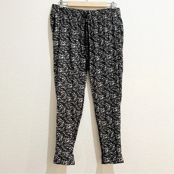 Lululemon- Jet Crop Shimmy Shimmer Sequin Graphic Luxetreme Pants- 6